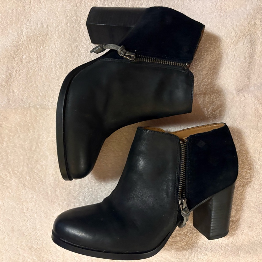 Sperry Black Dasher Lille Ankle Boots with Zipper Detail